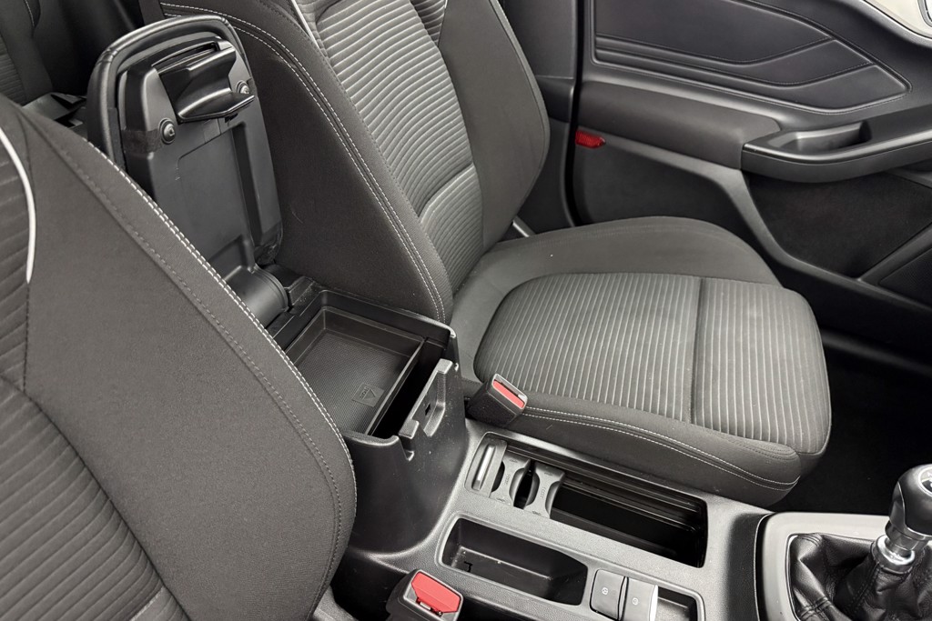 Ford Focus Titanium Manual Petrol Hatchback - Stock Number (1541484) - 12th supplementary image