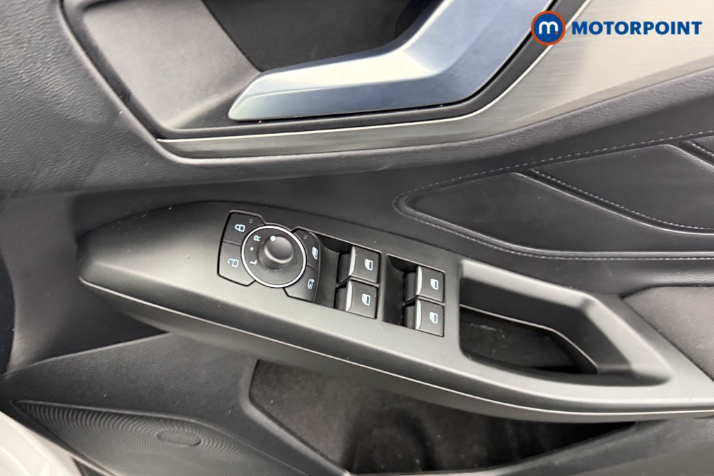 Ford Focus Titanium Automatic Petrol-Electric Hybrid Hatchback - Stock Number (1541485) - 15th supplementary image