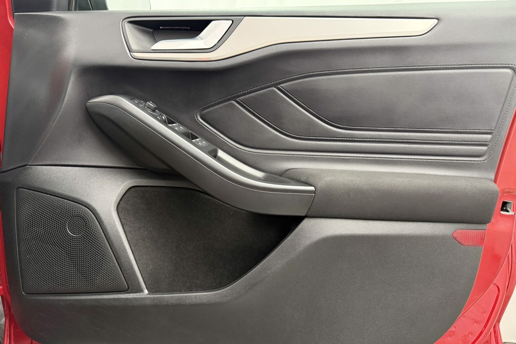 Ford Focus Titanium X Automatic Petrol-Electric Hybrid Hatchback - Stock Number (1541488) - 15th supplementary image