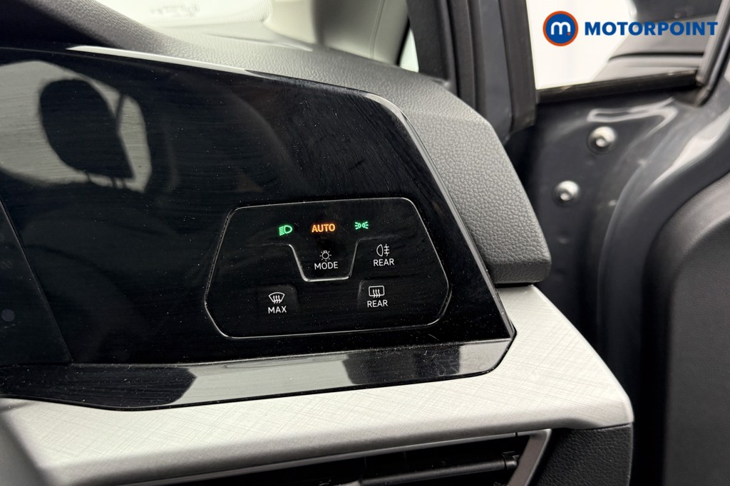 Volkswagen Golf Life Manual Petrol Hatchback - Stock Number (1541903) - 16th supplementary image