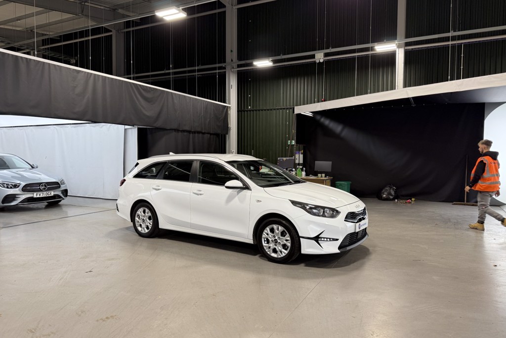 KIA Ceed 2 Manual Petrol Estate - Stock Number (1542018) - Drivers side front corner
