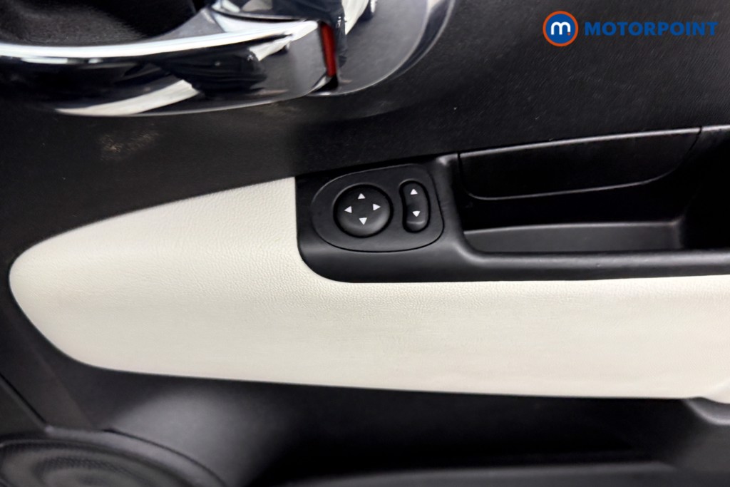 Fiat 500 Dolcevita Manual Petrol-Electric Hybrid Hatchback - Stock Number (1543157) - 14th supplementary image