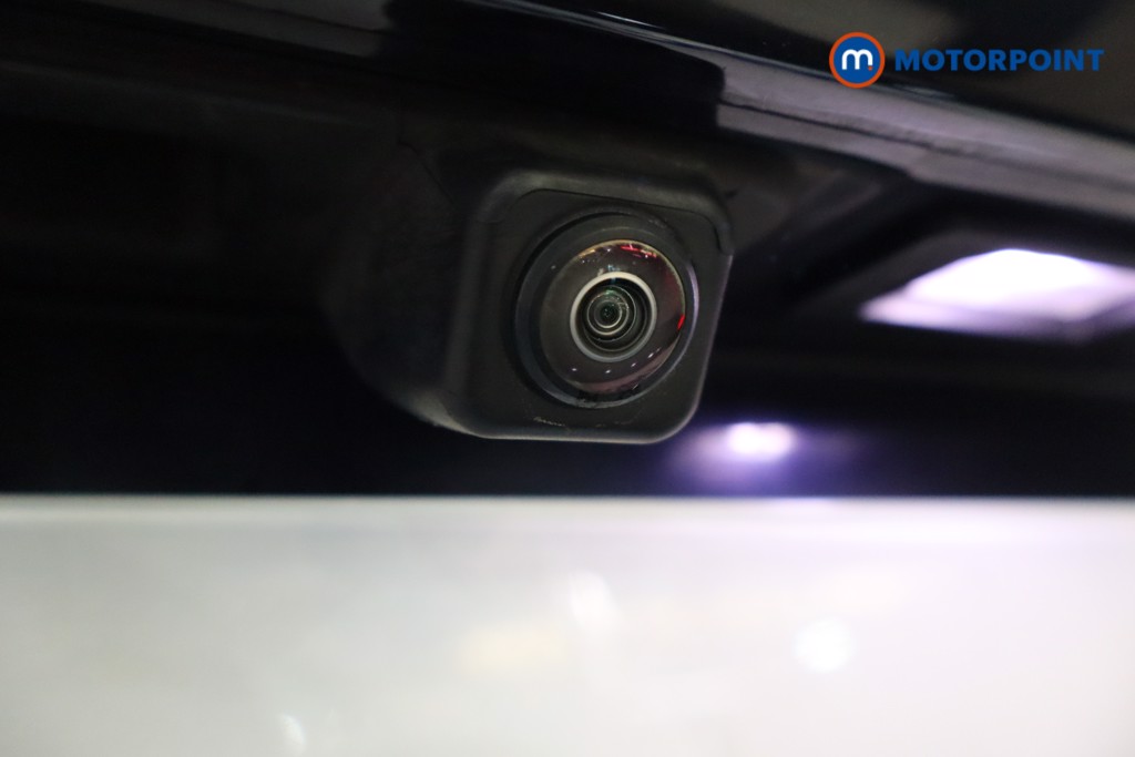 BMW 5 Series M Sport Automatic Petrol Plug-In Hybrid Saloon - Stock Number (1543723) - 14th supplementary image
