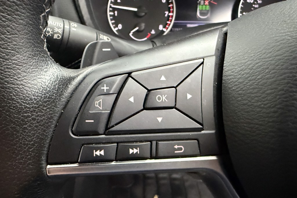 Nissan Juke N-Connecta Automatic Petrol SUV - Stock Number (1546227) - 4th supplementary image
