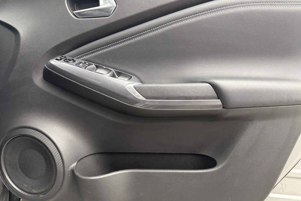 Nissan Juke N-Connecta Automatic Petrol SUV - Stock Number (1546227) - 17th supplementary image