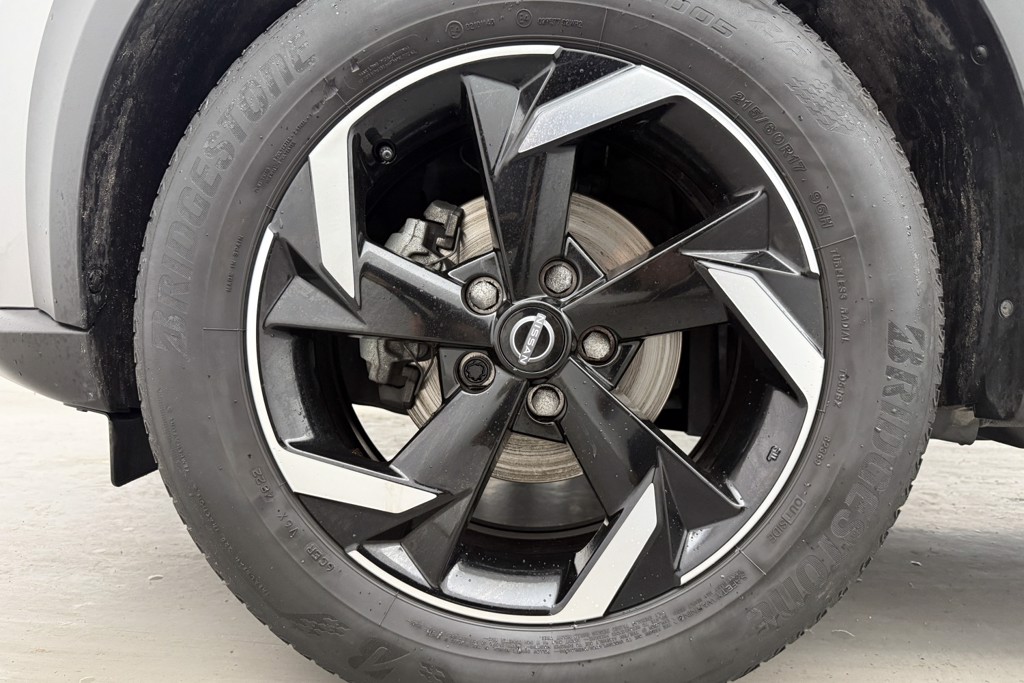 Nissan Juke N-Connecta Automatic Petrol SUV - Stock Number (1546227) - 24th supplementary image