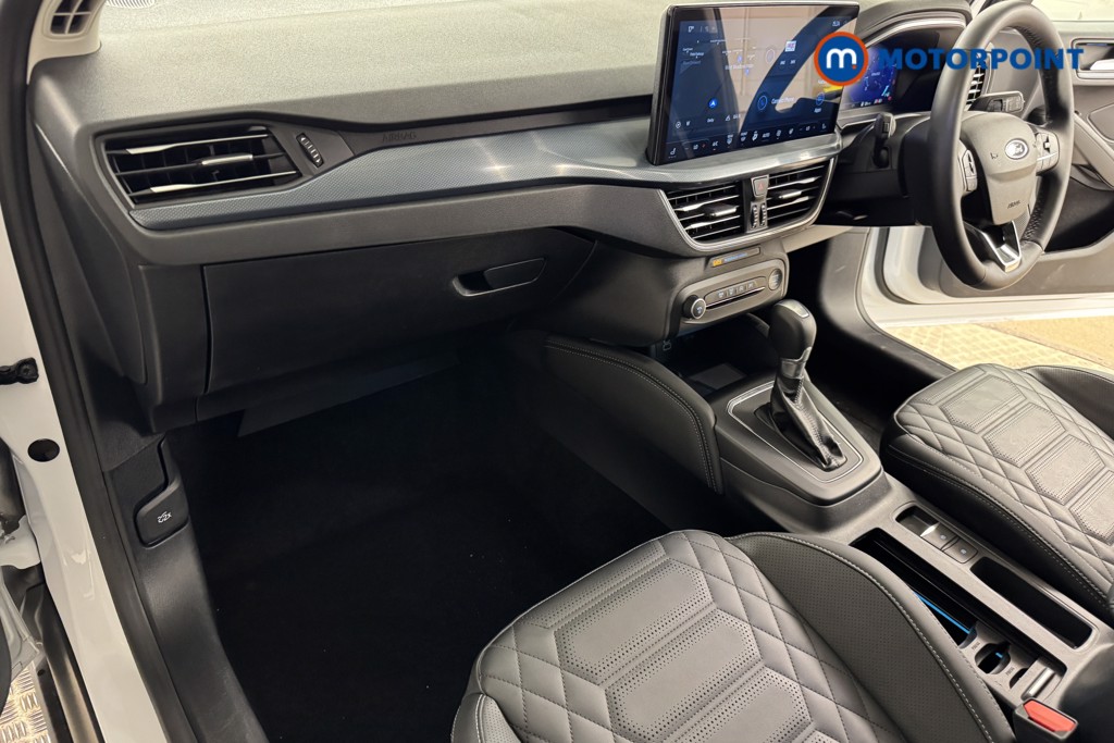 Ford Focus Active X Automatic Petrol-Electric Hybrid Hatchback - Stock Number (1546491) - 8th supplementary image
