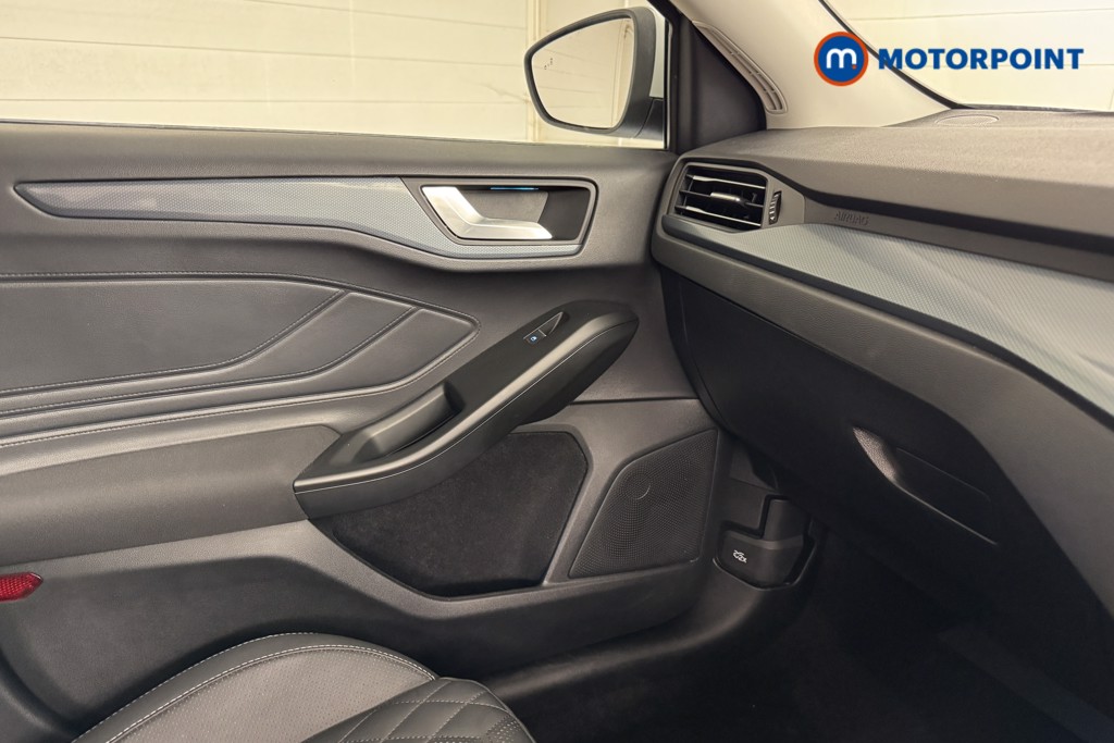 Ford Focus Active X Automatic Petrol-Electric Hybrid Hatchback - Stock Number (1546491) - 12th supplementary image
