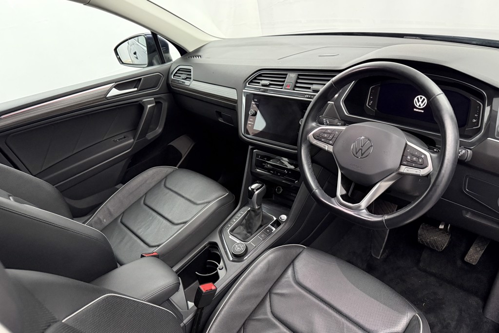 Volkswagen Tiguan Allspace Elegance Automatic Diesel SUV - Stock Number (1546652) - 1st supplementary image
