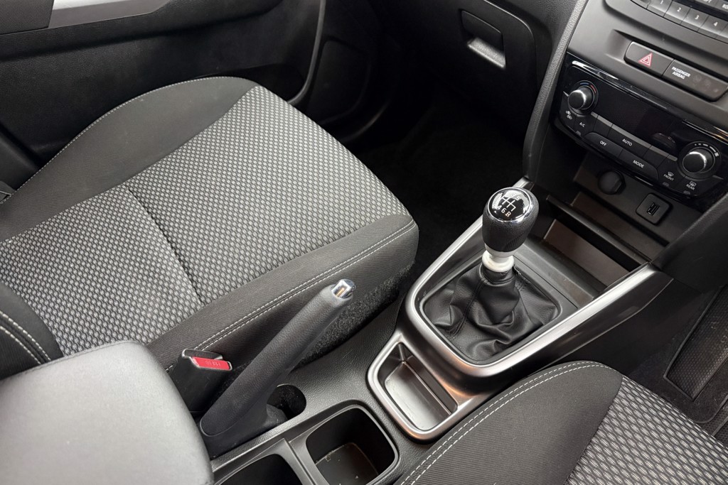 Suzuki Vitara SZ4 Manual Petrol SUV - Stock Number (1546703) - 8th supplementary image