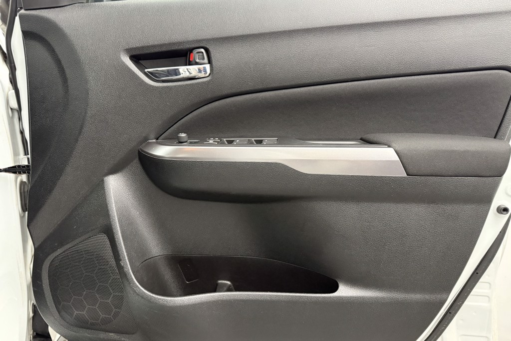Suzuki Vitara SZ4 Manual Petrol SUV - Stock Number (1546703) - 10th supplementary image