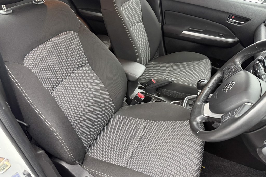 Suzuki Vitara SZ4 Manual Petrol SUV - Stock Number (1546703) - 12th supplementary image