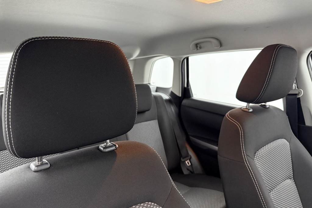 Suzuki Vitara SZ4 Manual Petrol SUV - Stock Number (1546703) - 13th supplementary image