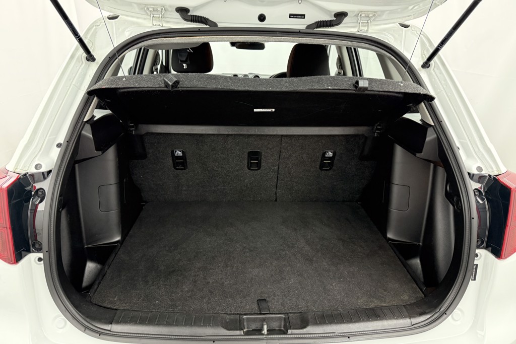 Suzuki Vitara SZ4 Manual Petrol SUV - Stock Number (1546703) - 16th supplementary image