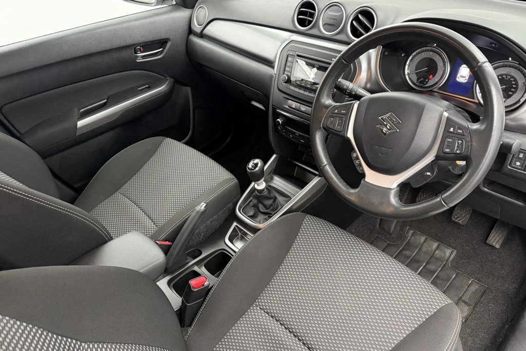Suzuki Vitara SZ4 Manual Petrol SUV - Stock Number (1546703) - 1st supplementary image