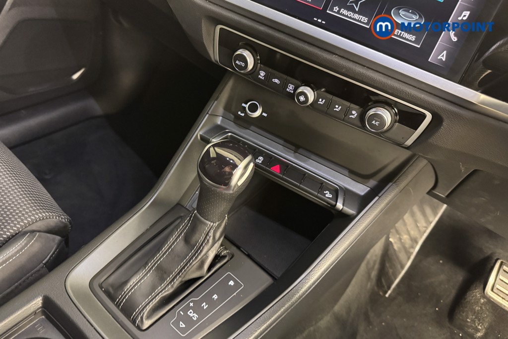 Audi Q3 Black Edition Automatic Petrol SUV - Stock Number (1546807) - 11th supplementary image