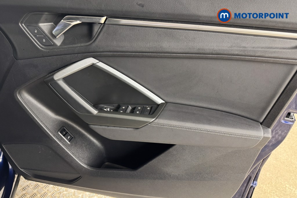 Audi Q3 Black Edition Automatic Petrol SUV - Stock Number (1546807) - 16th supplementary image