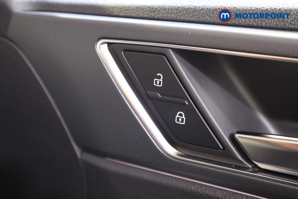 Volkswagen Polo R-Line Automatic Petrol Hatchback - Stock Number (1546993) - 10th supplementary image