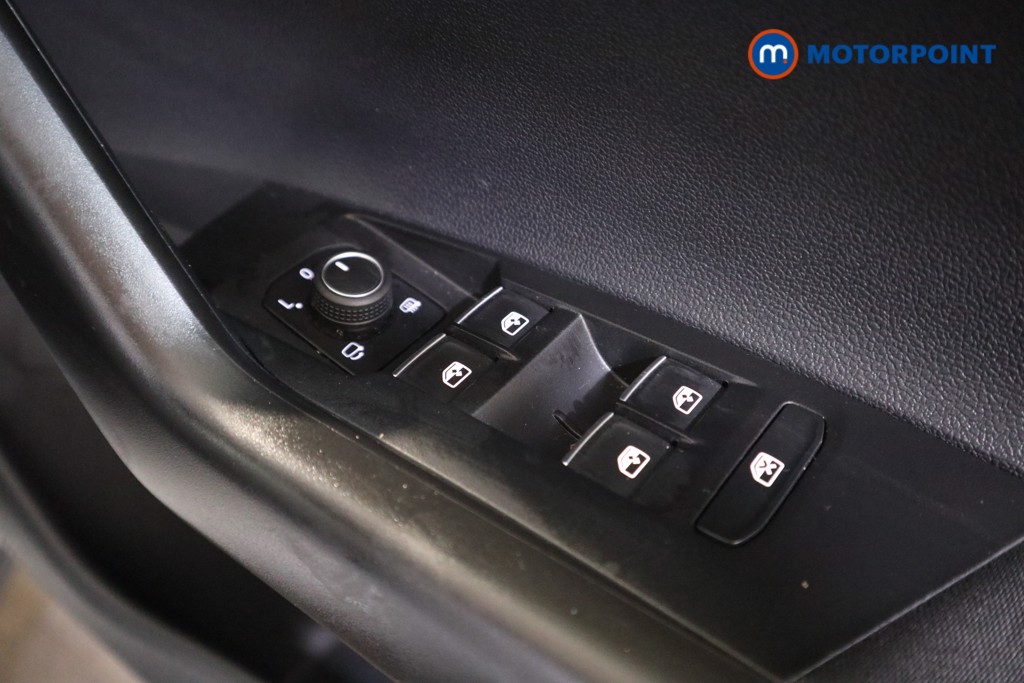 Volkswagen Polo R-Line Automatic Petrol Hatchback - Stock Number (1546993) - 11th supplementary image