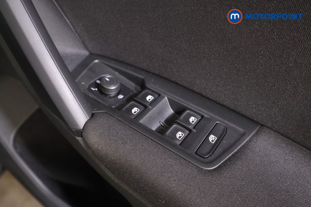 Volkswagen Tiguan Life Automatic Petrol SUV - Stock Number (1547074) - 10th supplementary image