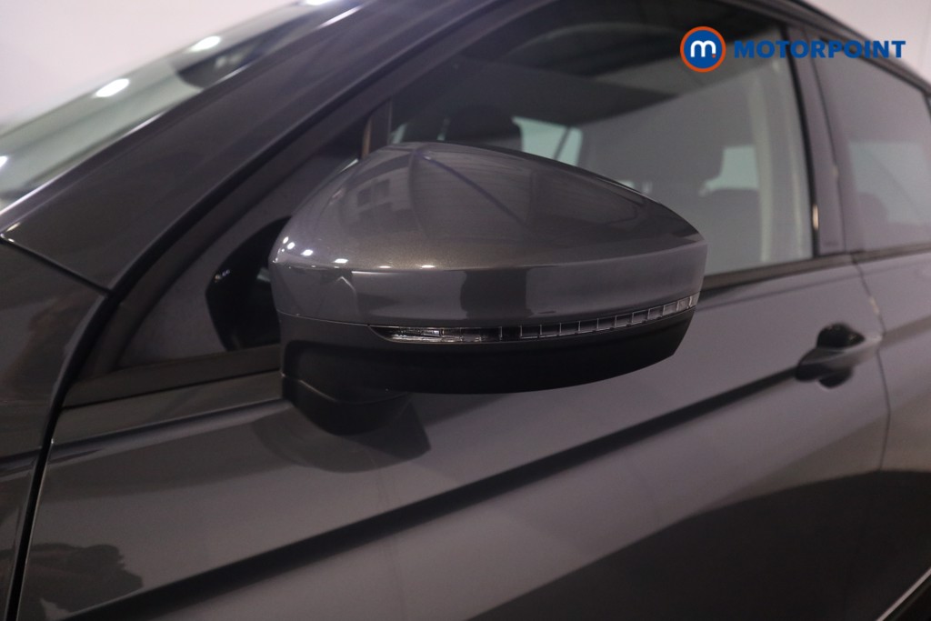 Volkswagen Tiguan Life Automatic Petrol SUV - Stock Number (1547074) - 23rd supplementary image