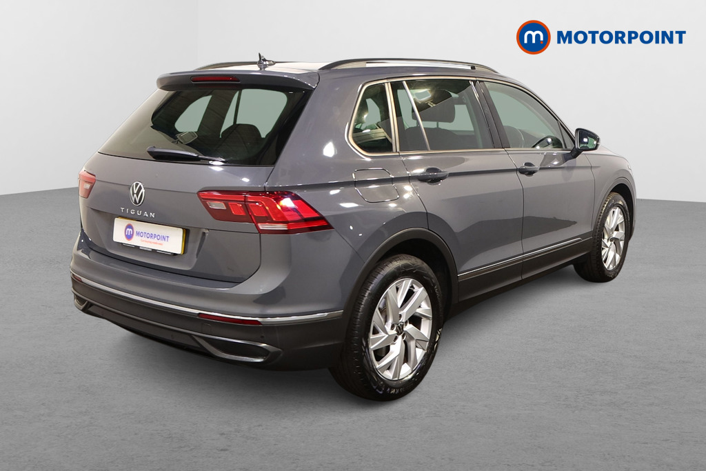 Volkswagen Tiguan Life Automatic Petrol SUV - Stock Number (1547074) - Drivers side rear corner