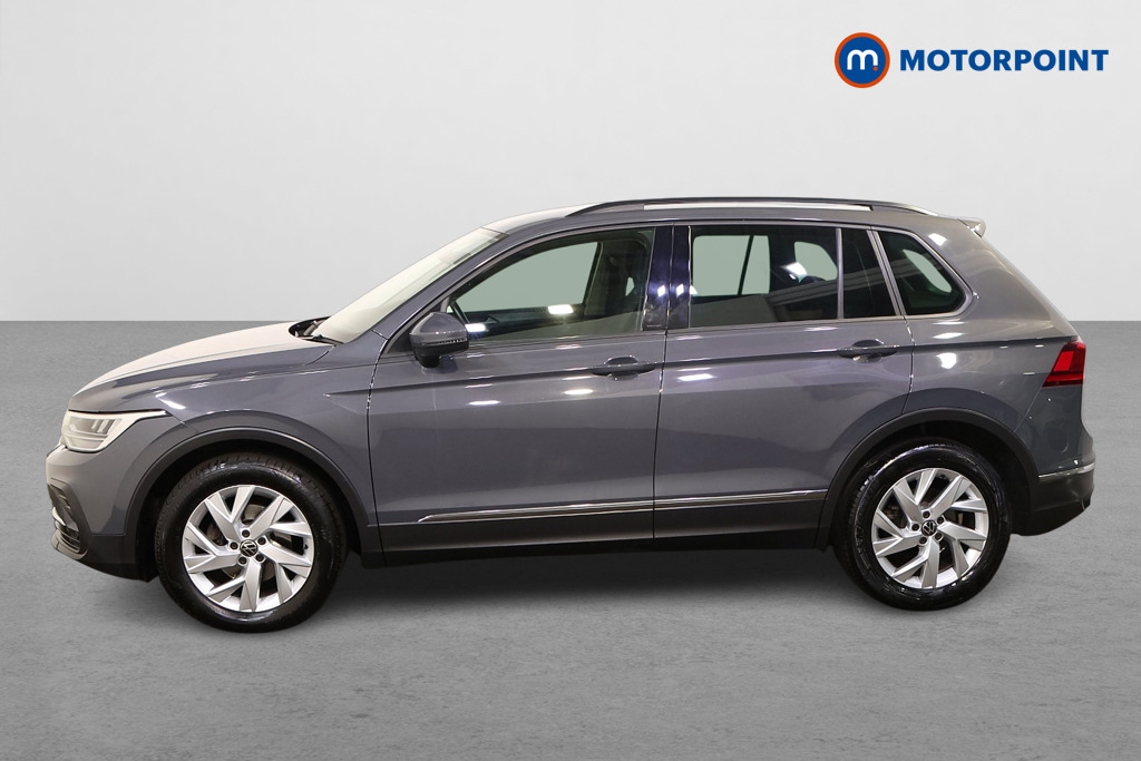 Volkswagen Tiguan Life Automatic Petrol SUV - Stock Number (1547074) - Passenger side