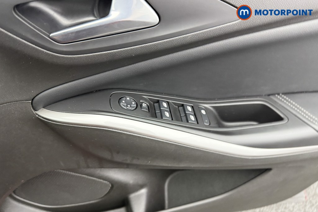 Vauxhall Grandland Ultimate Manual Petrol SUV - Stock Number (1547887) - 16th supplementary image