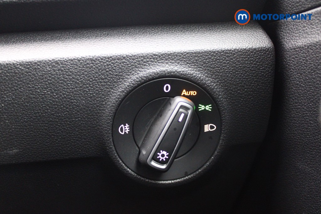 Volkswagen T-Roc SE Manual Petrol SUV - Stock Number (1548041) - 14th supplementary image