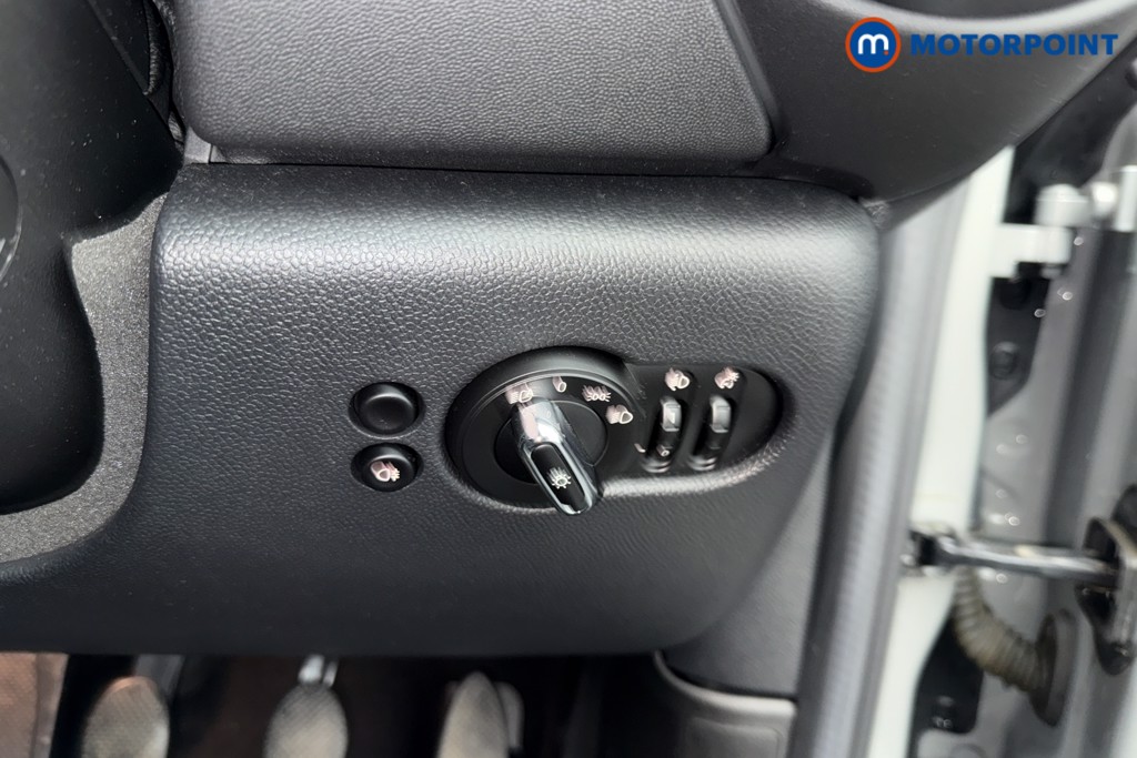 Mini Hatchback Cooper Classic Manual Petrol Hatchback - Stock Number (1548814) - 12th supplementary image
