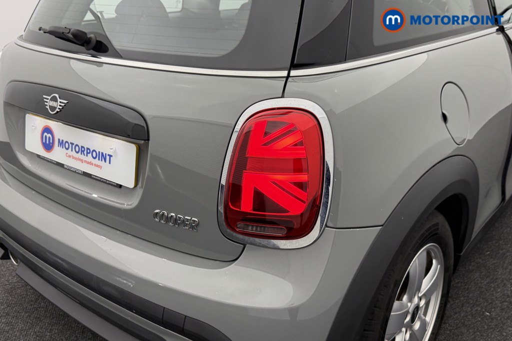 Mini Hatchback Cooper Classic Manual Petrol Hatchback - Stock Number (1548814) - 21st supplementary image