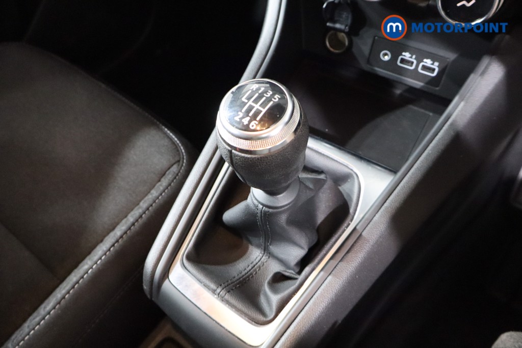 Renault Captur Evolution Manual Petrol SUV - Stock Number (1549131) - 17th supplementary image
