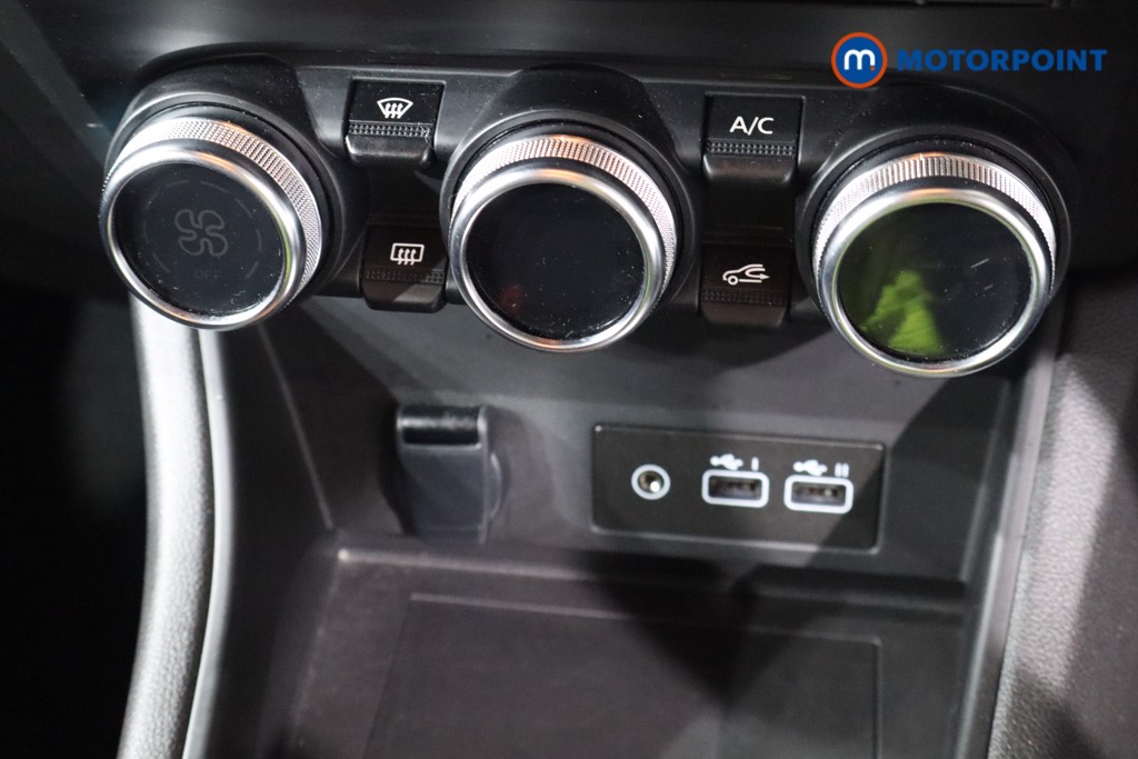 Renault Captur Evolution Manual Petrol SUV - Stock Number (1549132) - 13th supplementary image
