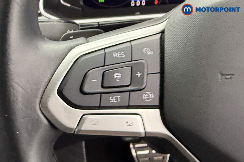 Volkswagen T-Roc R-Line Automatic Petrol SUV - Stock Number (1549136) - 14th supplementary image