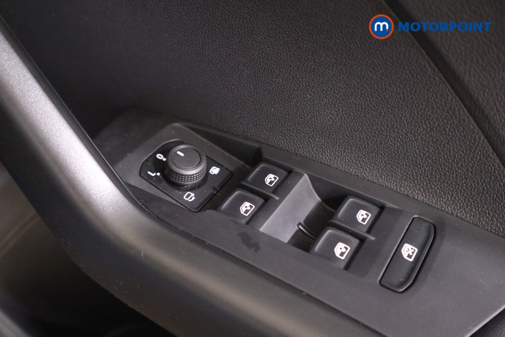 Volkswagen T-Cross Black Edition Manual Petrol SUV - Stock Number (1549252) - 11th supplementary image