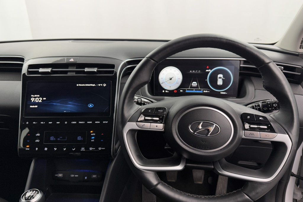 Hyundai Tucson Premium Manual Petrol SUV - Stock Number (1549388) - 2nd supplementary image