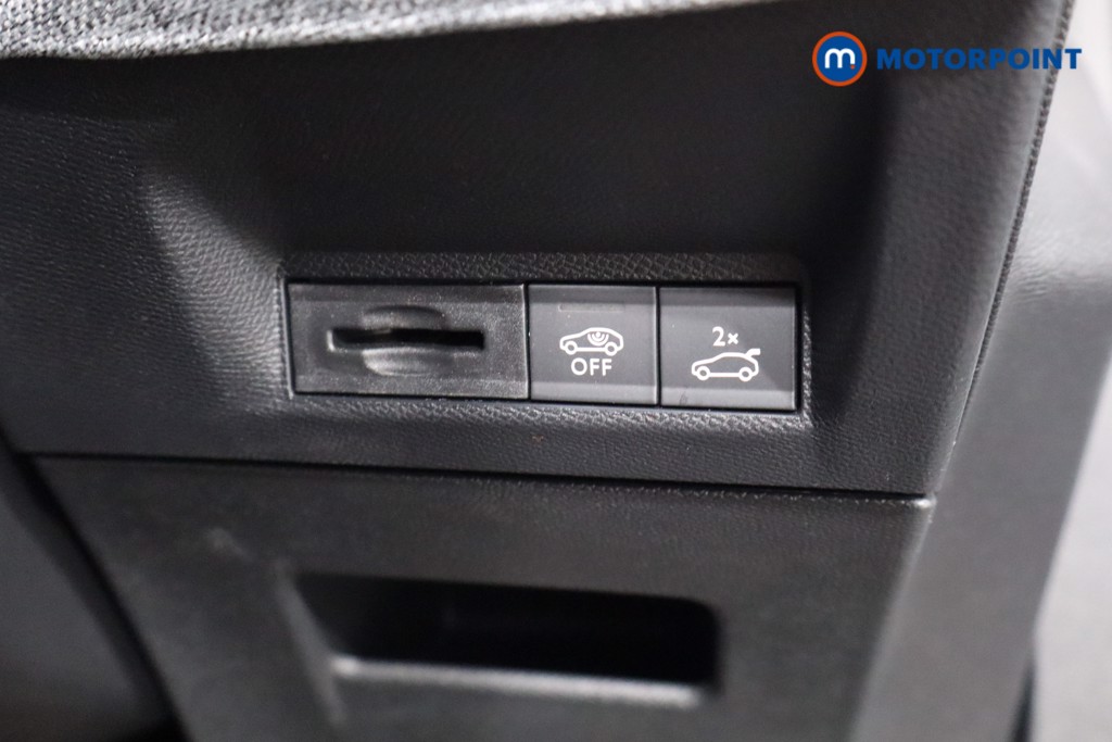 Peugeot 3008 GT Automatic Electric SUV - Stock Number (1550098) - 23rd supplementary image