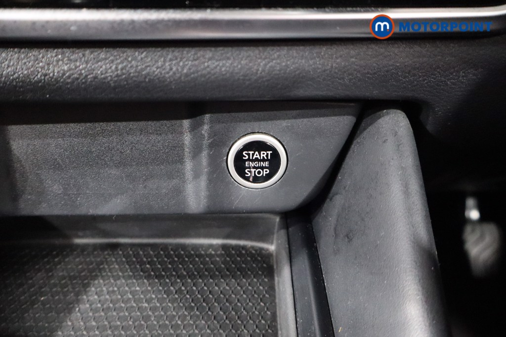 Nissan Qashqai N-Connecta Manual Petrol SUV - Stock Number (1550133) - 19th supplementary image