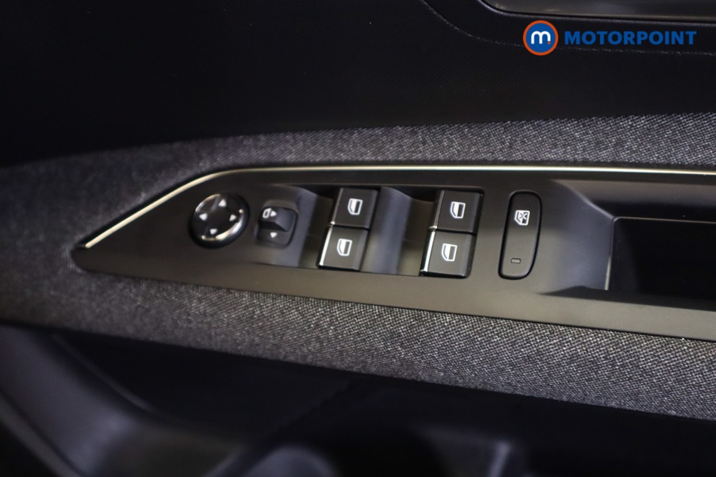 Peugeot 3008 Active Premium-Plus Automatic Petrol SUV - Stock Number (1550453) - 7th supplementary image