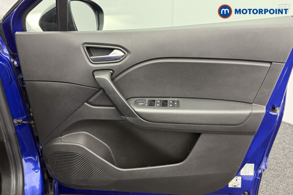 Renault Captur Iconic Manual Diesel SUV - Stock Number (1551613) - 16th supplementary image
