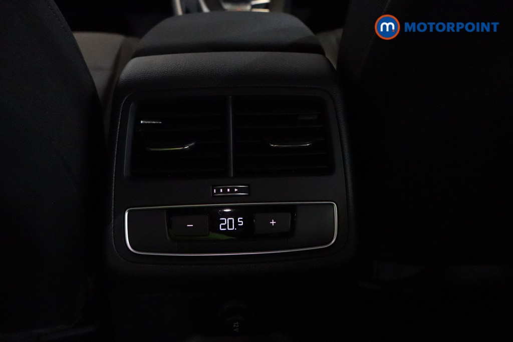 Audi A4 Technik Automatic Petrol Estate - Stock Number (1551827) - 13th supplementary image
