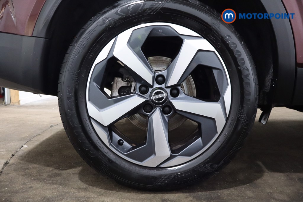 Nissan Qashqai N-Connecta Manual Petrol SUV - Stock Number (1526428) - 9th supplementary image