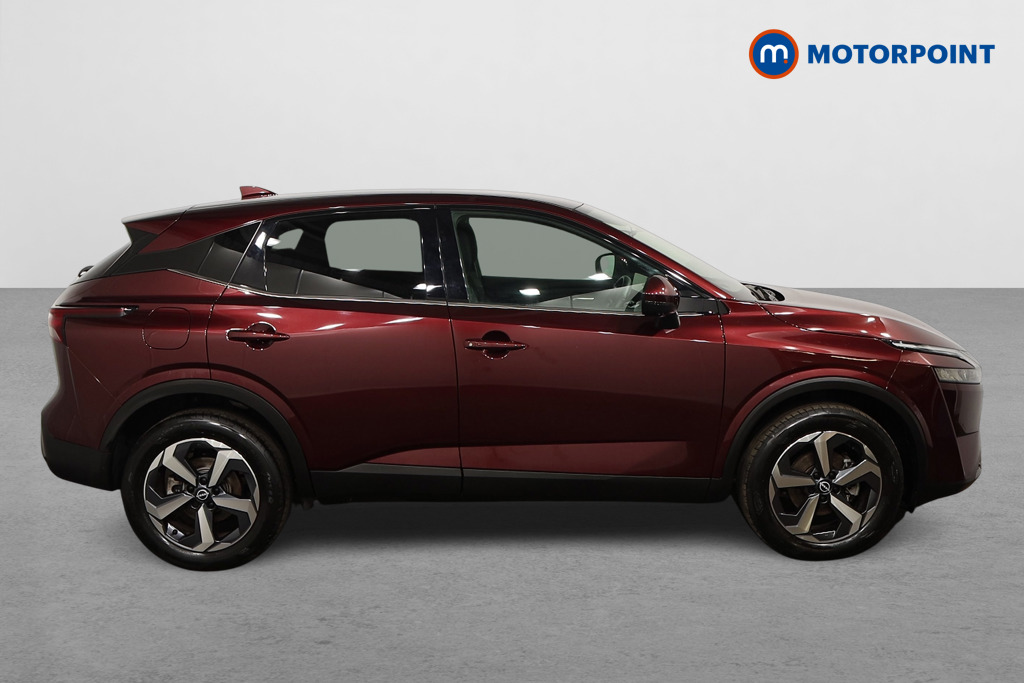 Nissan Qashqai N-Connecta Manual Petrol SUV - Stock Number (1526428) - Drivers side