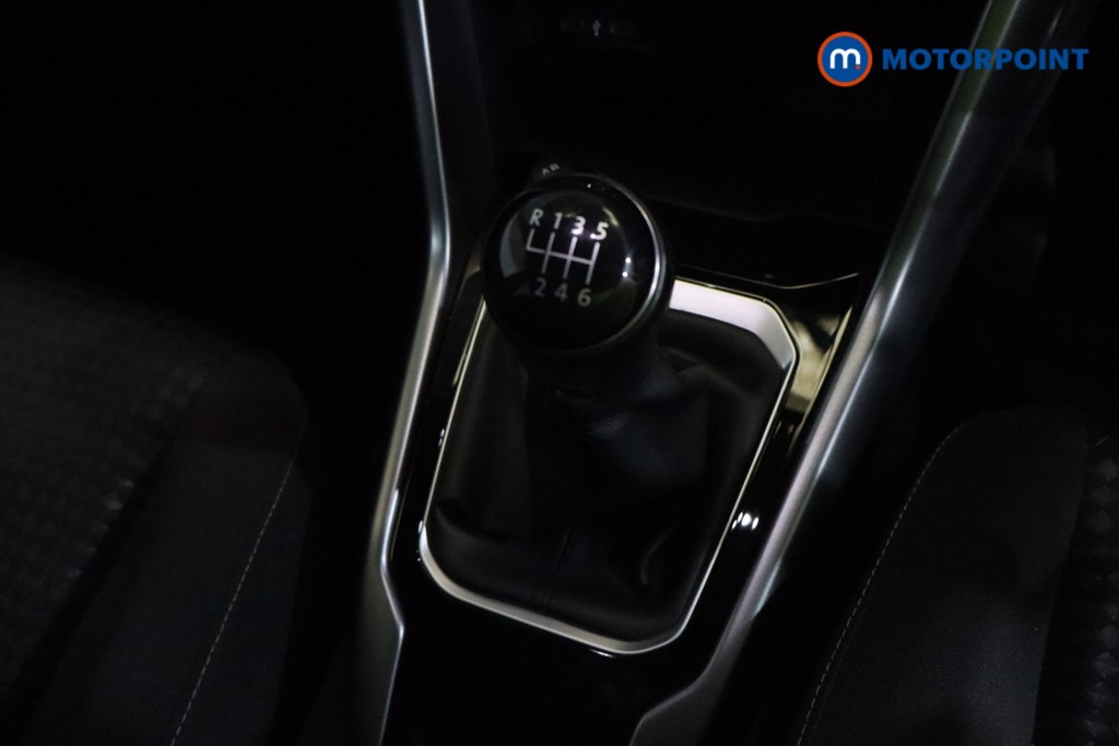 Volkswagen T-Roc Active Manual Petrol SUV - Stock Number (1541031) - 5th supplementary image