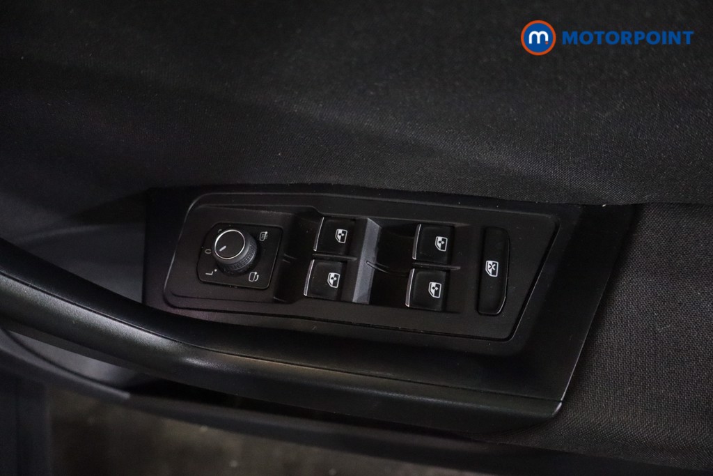 Volkswagen T-Roc Active Manual Petrol SUV - Stock Number (1541031) - 12th supplementary image