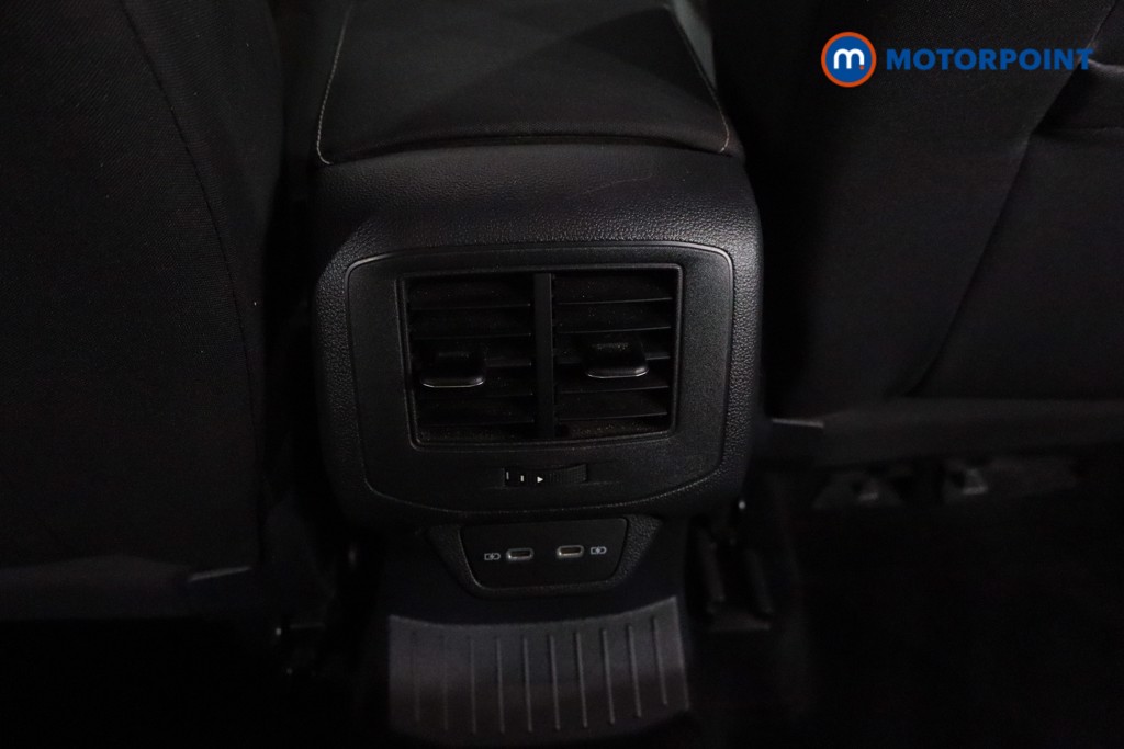 Volkswagen T-Roc Active Manual Petrol SUV - Stock Number (1541031) - 16th supplementary image
