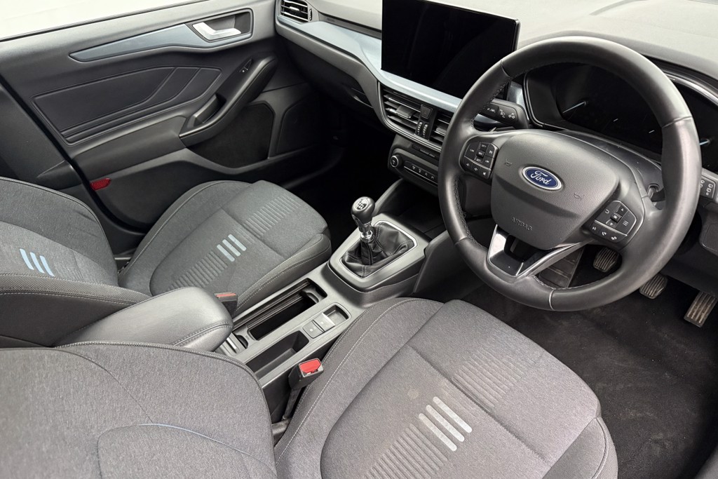 Ford Focus Active Edition Manual Petrol Estate - Stock Number (1541472) - 1st supplementary image