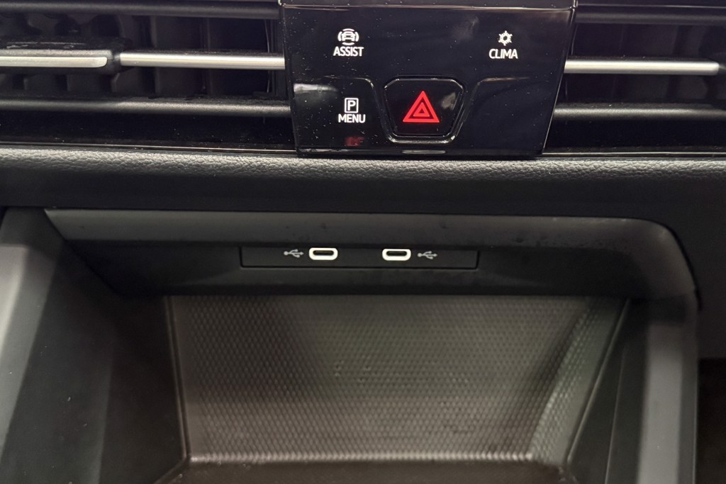 Volkswagen Golf Life Manual Petrol Hatchback - Stock Number (1541945) - 10th supplementary image