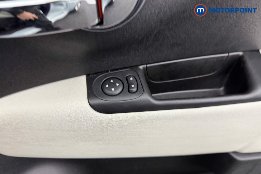 Fiat 500 Dolcevita Manual Petrol-Electric Hybrid Hatchback - Stock Number (1543143) - 13th supplementary image
