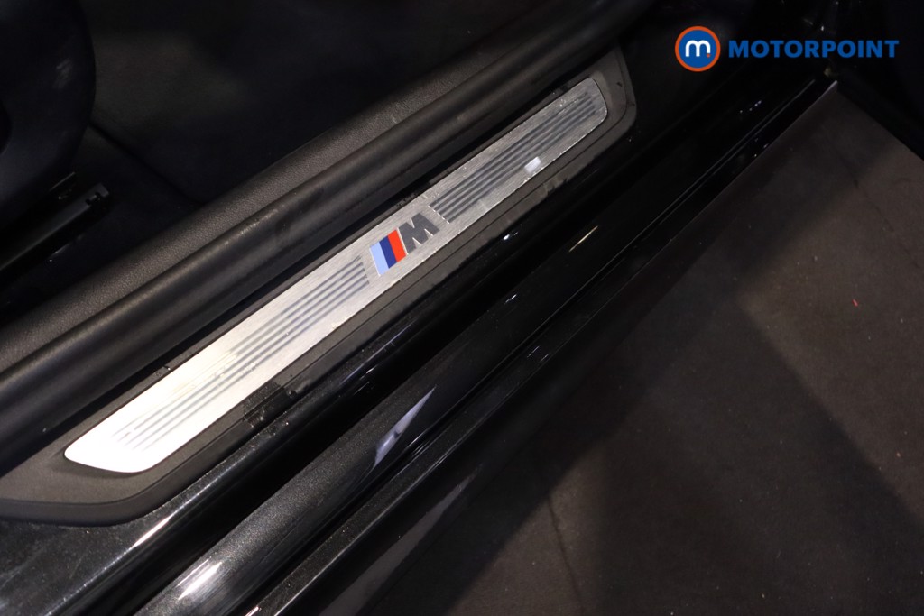 BMW 5 Series M Sport Automatic Petrol Plug-In Hybrid Estate - Stock Number (1543745) - 5th supplementary image